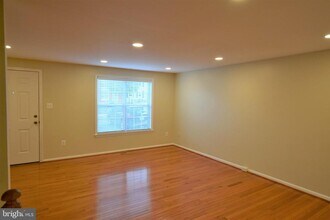 6605 Briarleigh Way in Alexandria, VA - Building Photo - Building Photo
