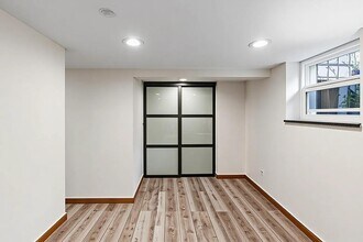 1301 W Nelson St in Chicago, IL - Building Photo - Building Photo