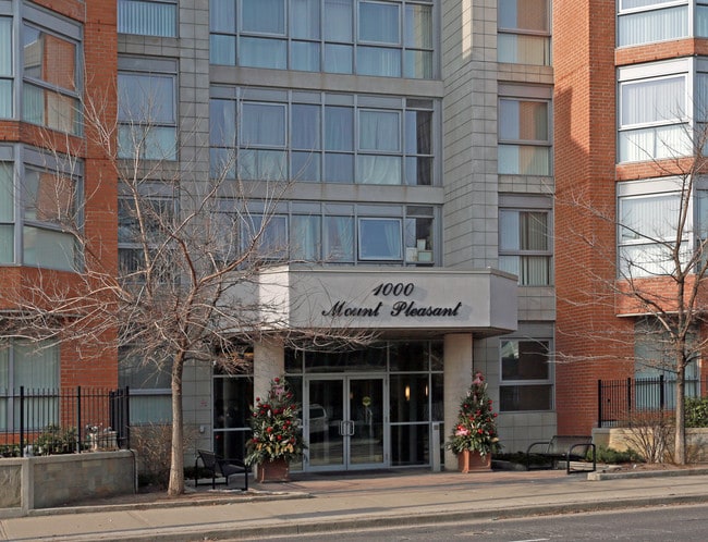 1000 Mount Pleasant in Toronto, ON - Building Photo - Building Photo