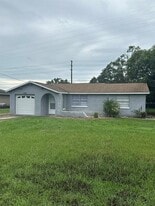 1529 Larkin Rd in Spring Hill, FL - Building Photo