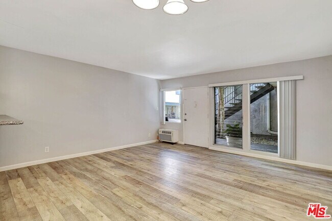 1319 Stanley Ave in Glendale, CA - Building Photo - Building Photo
