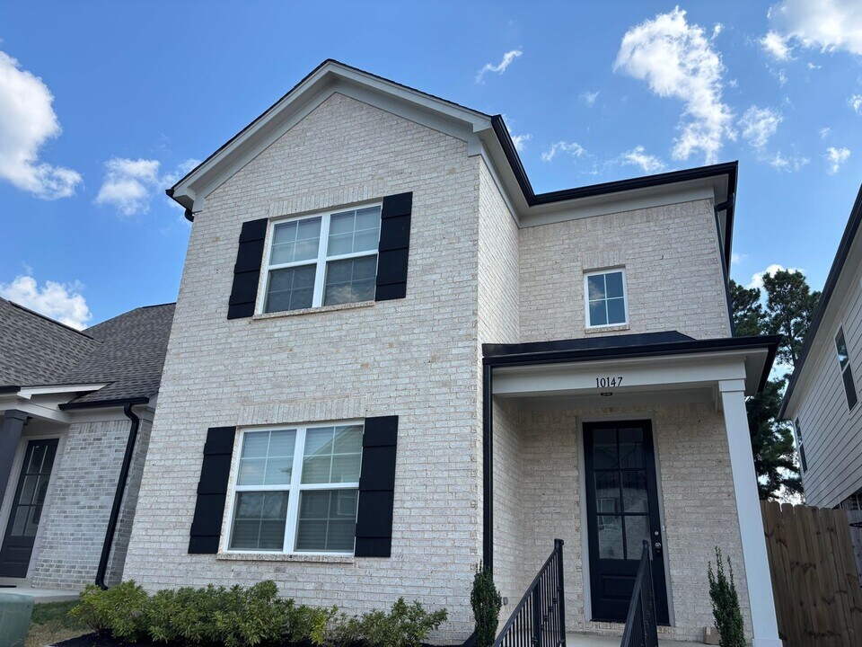10147 Sterling Ridge Dr in Cordova, TN - Foto de edificio