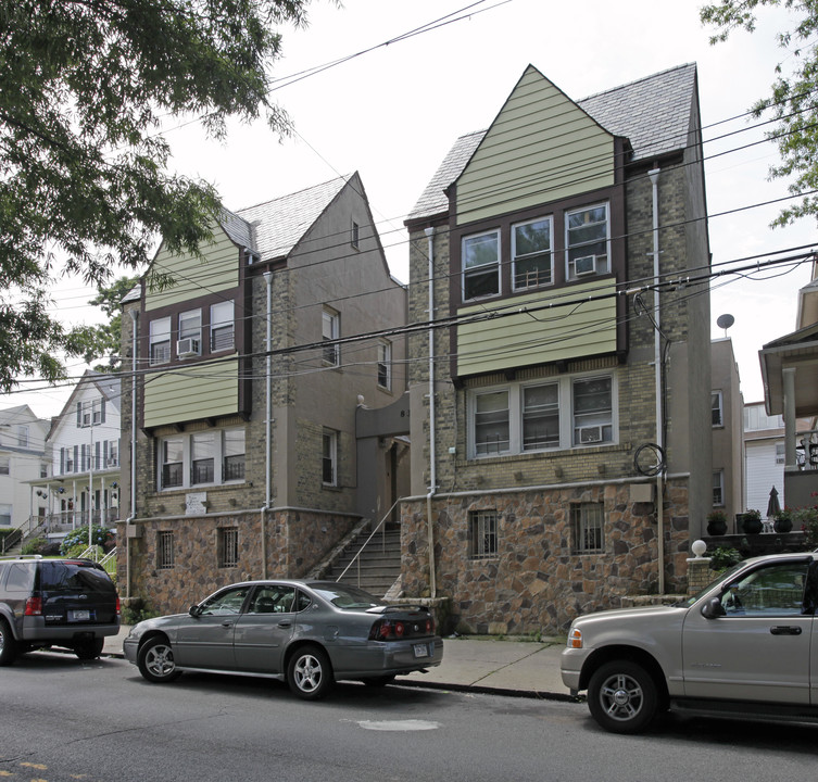 832 Post Ave in Staten Island, NY - Foto de edificio