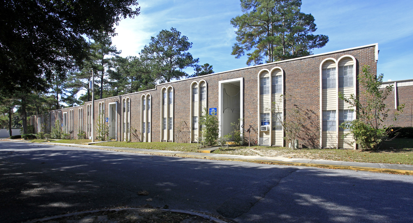 Columbia Arms Apartments in Lake City, FL - Building Photo