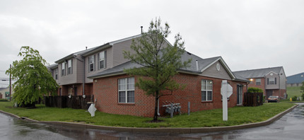 South Pointe Townhomes in Burlington, KY - Building Photo - Building Photo