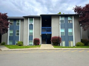 Riverton Terrace in Spokane, WA - Foto de edificio - Building Photo