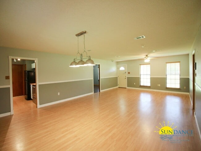 8624 Laredo St in Navarre, FL - Building Photo - Building Photo