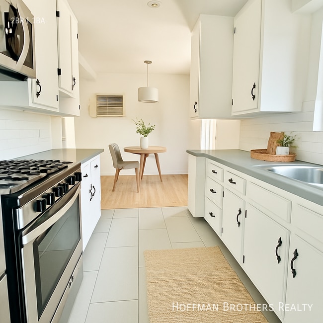 11153 1/2 La Maida St