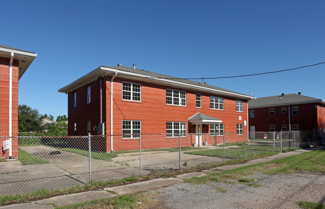 912-926 Egania St in New Orleans, LA - Building Photo - Building Photo