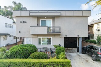 12210 Magnolia Blvd in Valley Village, CA - Building Photo - Building Photo