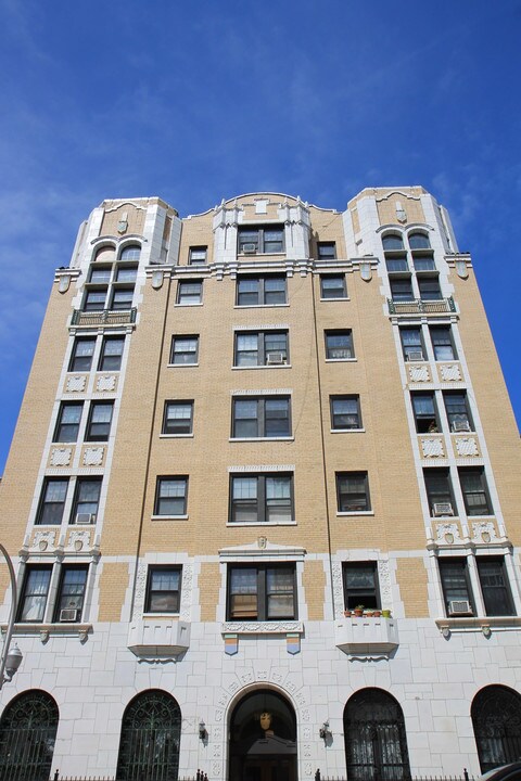 Eastwood Apartments in Chicago, IL - Foto de edificio