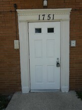 1751 Summit St, Unit A in Columbus, OH - Foto de edificio - Building Photo