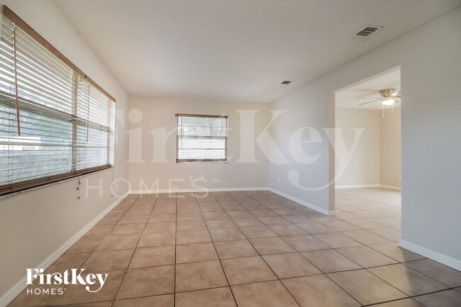 3021 Dikewood Ct in Winter Park, FL - Foto de edificio - Building Photo