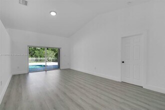 425 SW 198th Terrace in Pembroke Pines, FL - Building Photo - Building Photo
