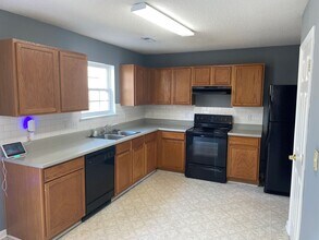 1916 Waters Trail Dr in Charlotte, NC - Building Photo - Building Photo