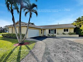 2504 NW 98th Ln, Unit A01 in Coral Springs, FL - Building Photo