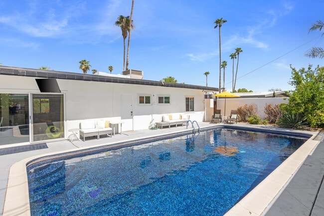 4385 E Pso Caroleta in Palm Springs, CA - Building Photo - Building Photo