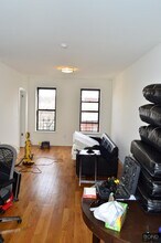 31-43-43 Steinway St in Queens, NY - Building Photo - Building Photo