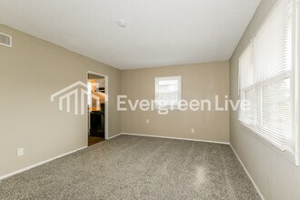 13 St Benedict Ct in Breckenridge Hills, MO - Building Photo - Building Photo