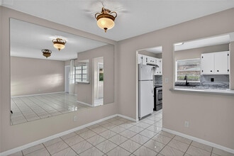 5300 Washington St in Hollywood, FL - Building Photo - Building Photo