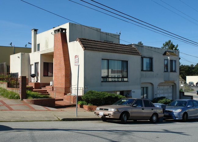 200-204 Wellington Ave in Daly City, CA - Building Photo - Building Photo