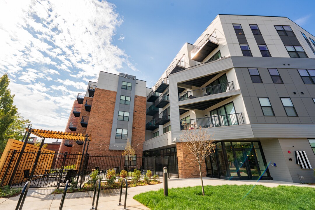 The Ellis in Bloomington, IN - Foto de edificio