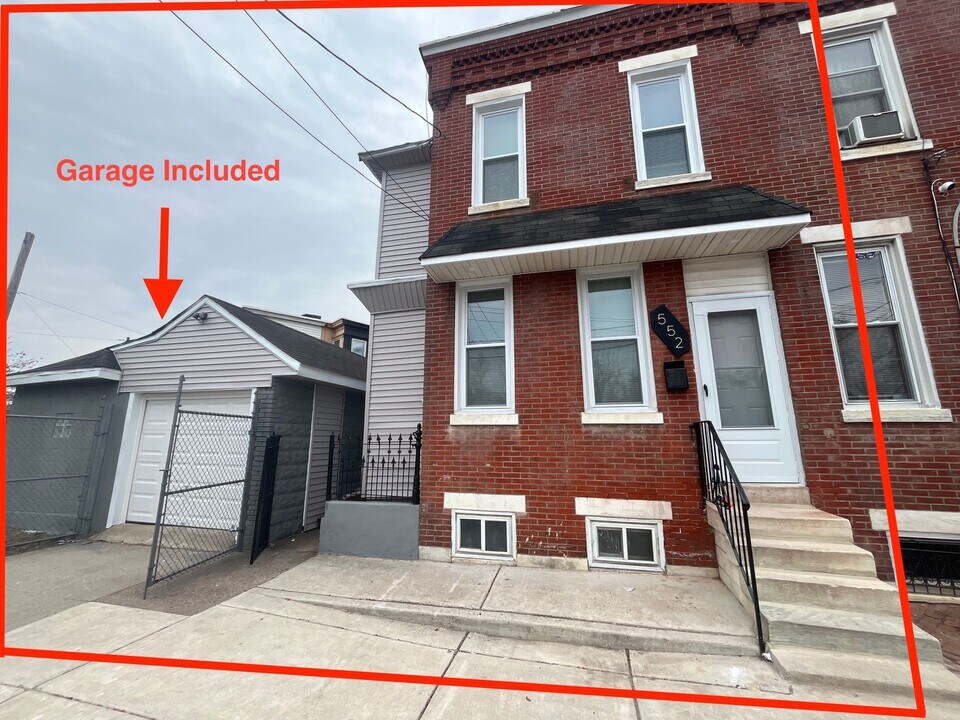 552 Trenton Ave in Camden, NJ - Building Photo