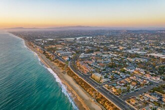 358 Walnut Ave in Carlsbad, CA - Building Photo - Building Photo