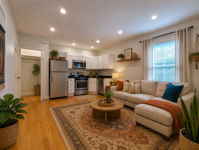 46 Cogswell Ave, Unit 44-3 in Cambridge, MA - Foto de edificio - Building Photo