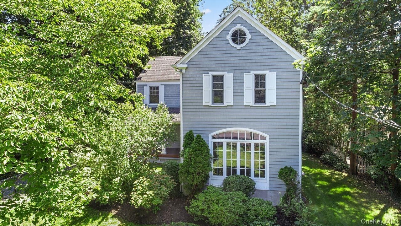 724 Forest Ave in Mamaroneck, NY - Foto de edificio
