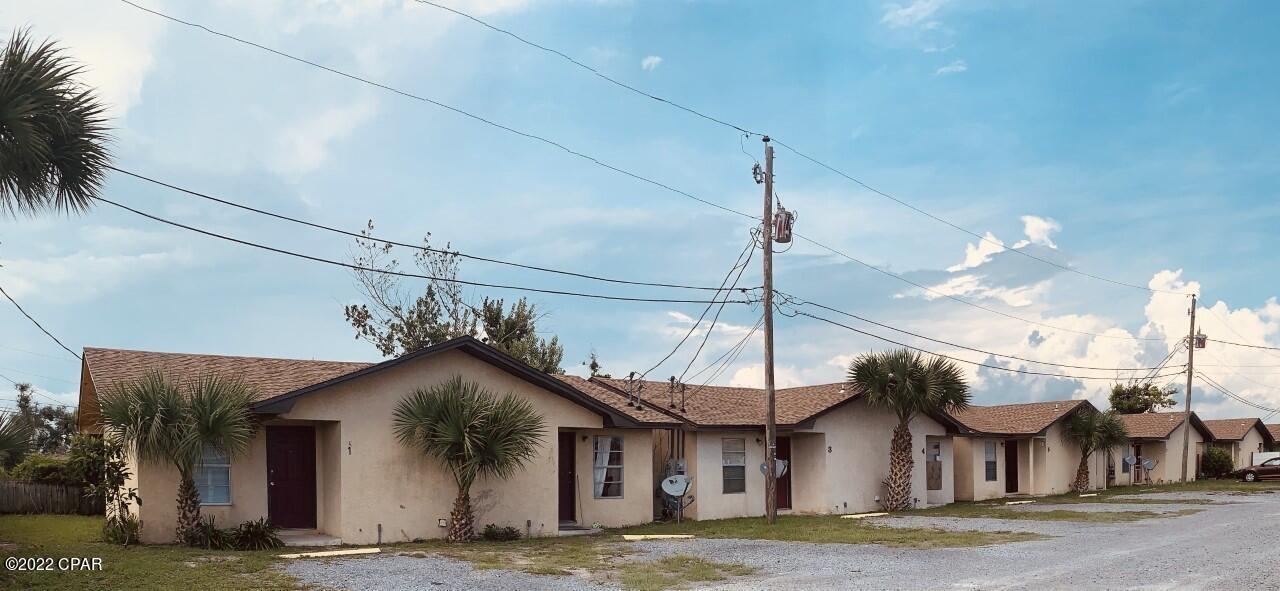 600 N Bob Little Rd in Panama City, FL - Foto de edificio