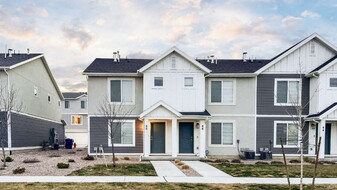 86 N Monitor Row in Saratoga Springs, UT - Building Photo