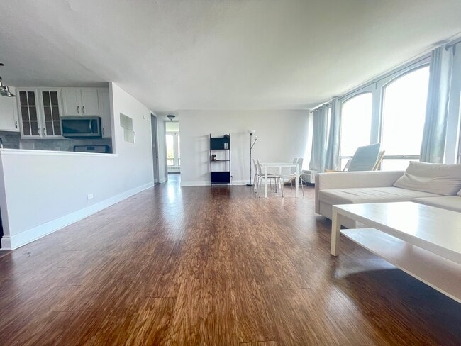 1450 E 55th Pl in Chicago, IL - Foto de edificio - Building Photo