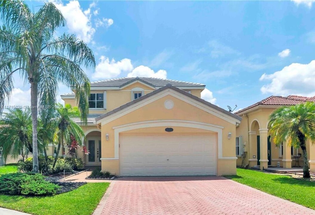 4146 Sabal Ridge Cir in Weston, FL - Building Photo