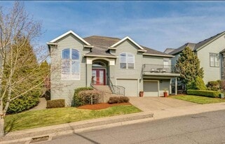 15321 SE Henderson Way in Portland, OR - Building Photo