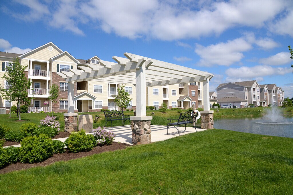 Waterstone Landing Apartments in Perrysburg, OH