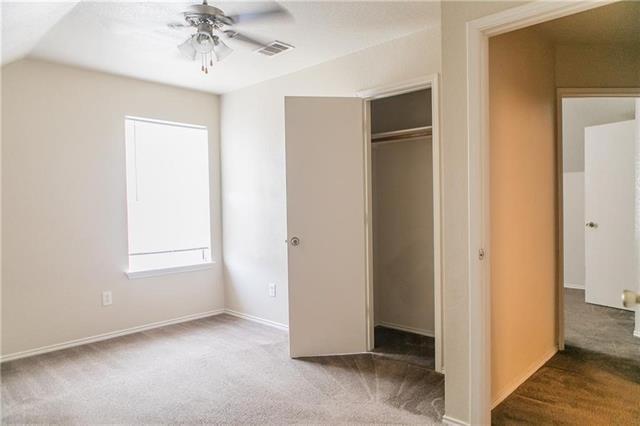 404 Kings Way Dr in Mansfield, TX - Foto de edificio - Building Photo