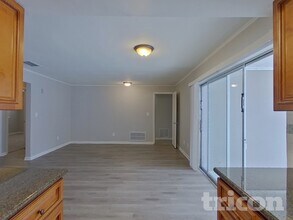 7102 Woodfield Dr in Tampa, FL - Building Photo - Building Photo