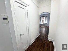 WEST 72 STREET in New York, NY - Building Photo - Building Photo