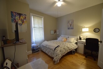 1729 Commonwealth Ave, Unit 1 in Boston, MA - Foto de edificio - Building Photo