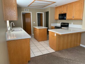 5414 Moraga Ct in Bakersfield, CA - Building Photo - Building Photo