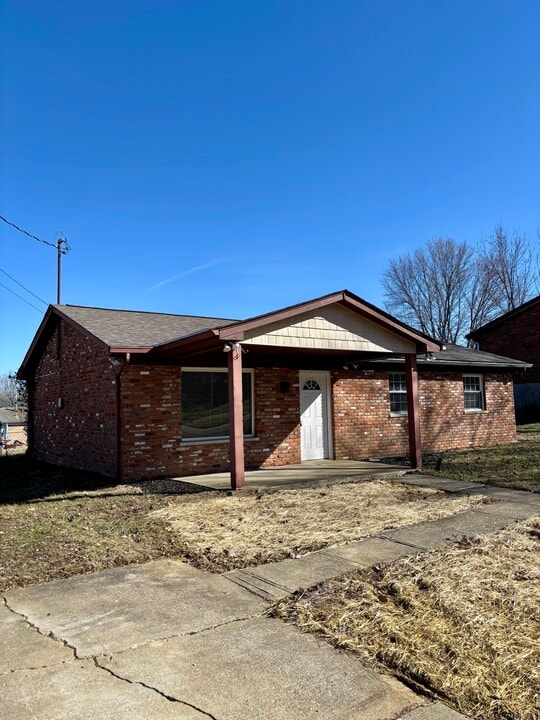 6448 Westland Dr in Burlington, KY - Building Photo
