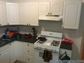 62 Egmont St in Brookline, MA - Building Photo - Building Photo