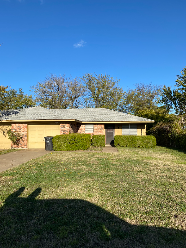 property at 2020 Granbury St