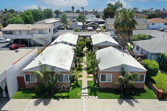 135-137 E Broadway in Costa Mesa, CA - Building Photo - Primary Photo