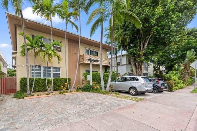 1228 Pennsylvania Ave in Miami Beach, FL - Building Photo - Building Photo