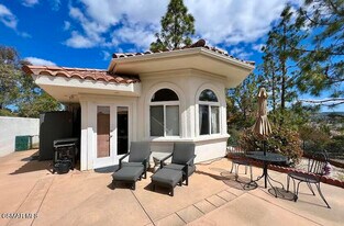 32502 Pinebluff Pl in Westlake Village, CA - Building Photo