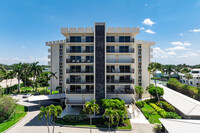 Kingsport Club in Naples, FL - Foto de edificio - Building Photo