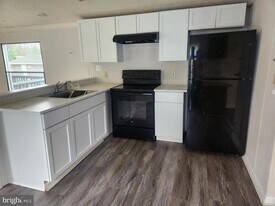 121 Connector Rd in Martinsburg, WV - Building Photo