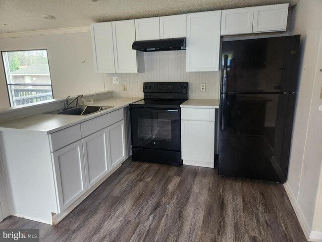 property at 121 Connector Rd